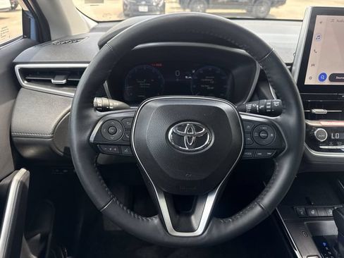 Used 2026 Toyota Corolla Cross XLE AWD/4WD image 13