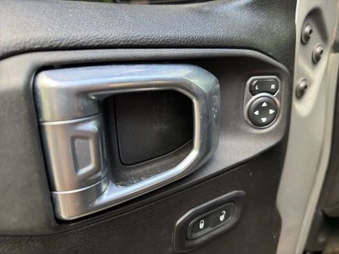 Used 2021 Jeep Wrangler Sport AWD/4WD image 12