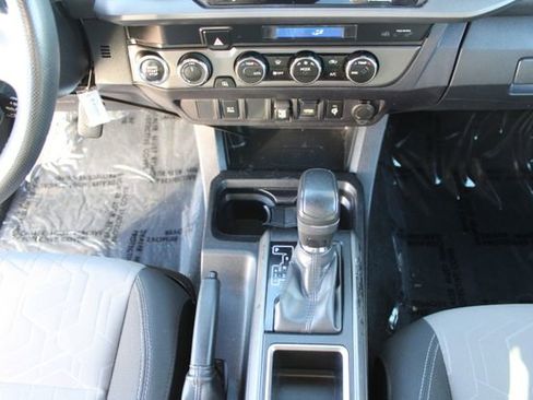 Used 2023 Toyota Tacoma TRD Sport image 15