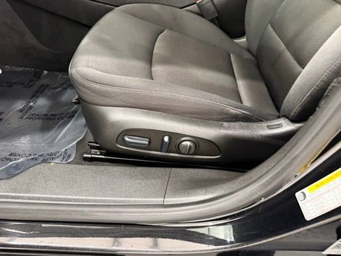 Used 2023 Chevrolet Malibu LT image 12