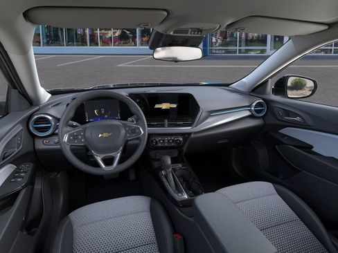 New 2026 Chevrolet Trax LT w/ LT Convenience Package FWD image 15