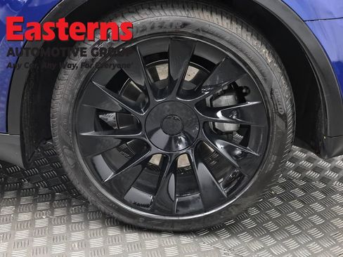 Used 2021 Tesla Model Y Long Range AWD/4WD image 27