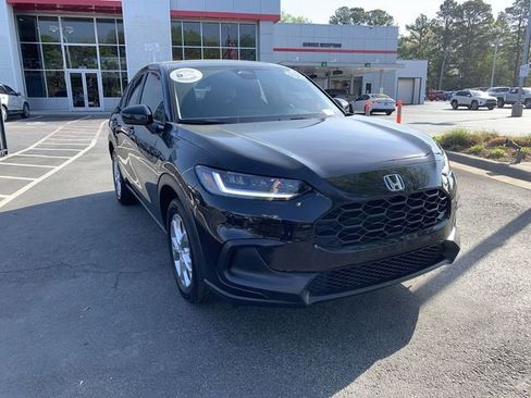 Used 2025 Honda HR-V LX image 2