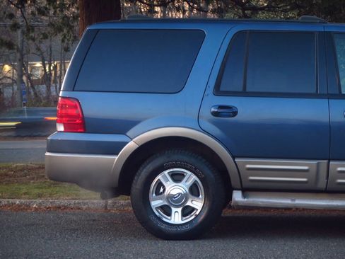Used 2004 Ford Expedition Eddie Bauer image 34