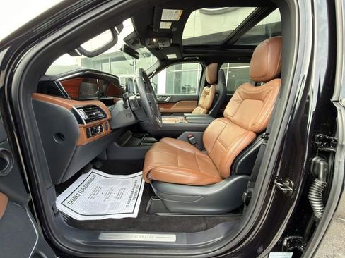 Used 2024 Lincoln Navigator Reserve w/ Monochromatic Package image 24