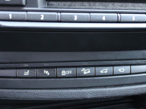 Used 2011 BMW X5 M image 28