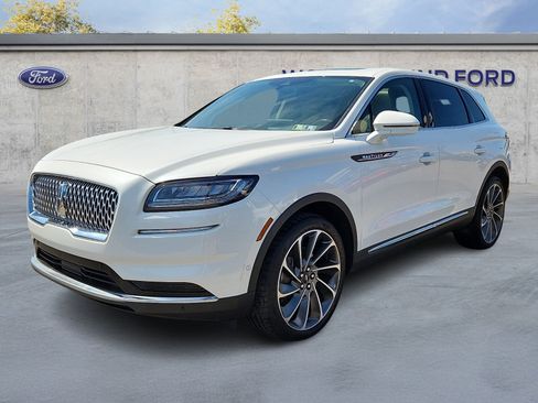Used 2023 Lincoln Nautilus Reserve w/ Equipment Group 201A AWD/4WD image 3