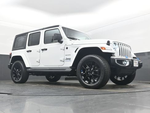 Used 2023 Jeep Wrangler Sahara image 23