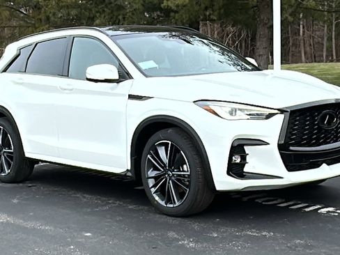 New 2025 INFINITI QX50 Sport image 2