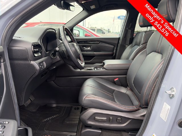 Used 2025 Honda Pilot TrailSport image 18