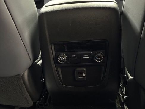 Used 2022 Buick Enclave Essence w/ Experience Buick Package AWD/4WD image 29