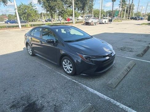 Used 2025 Toyota Corolla LE w/ Convenience Package FWD image 5