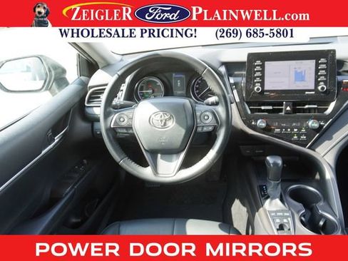 Used 2022 Toyota Camry SE image 12