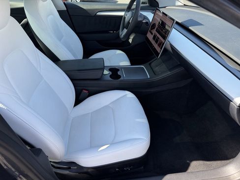 Used 2023 Tesla Model 3 Standard Range image 17