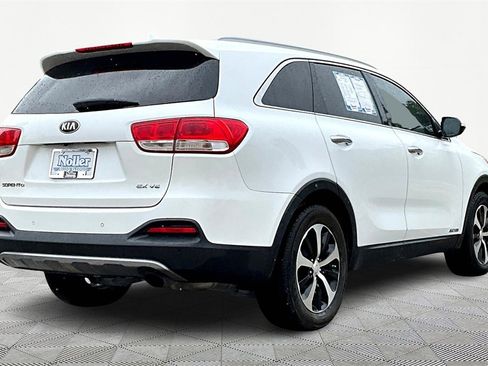 Used 2016 Kia Sorento EX image 2