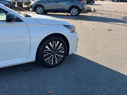 Certified 2024 Nissan Altima 2.5 SV image 8