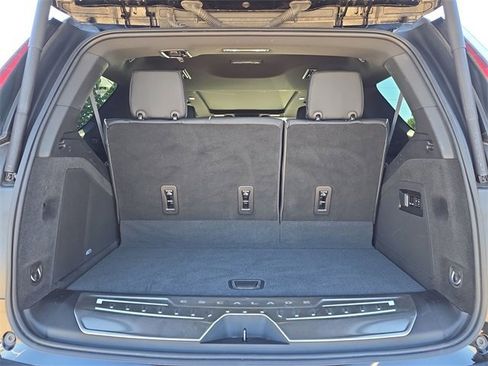 Certified 2022 Cadillac Escalade Premium Luxury image 27