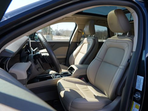 Used 2022 Lincoln Corsair Reserve w/ Elements Package image 16