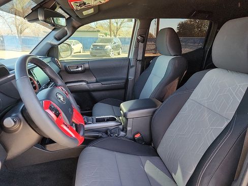 Used 2023 Toyota Tacoma TRD Off-Road image 7