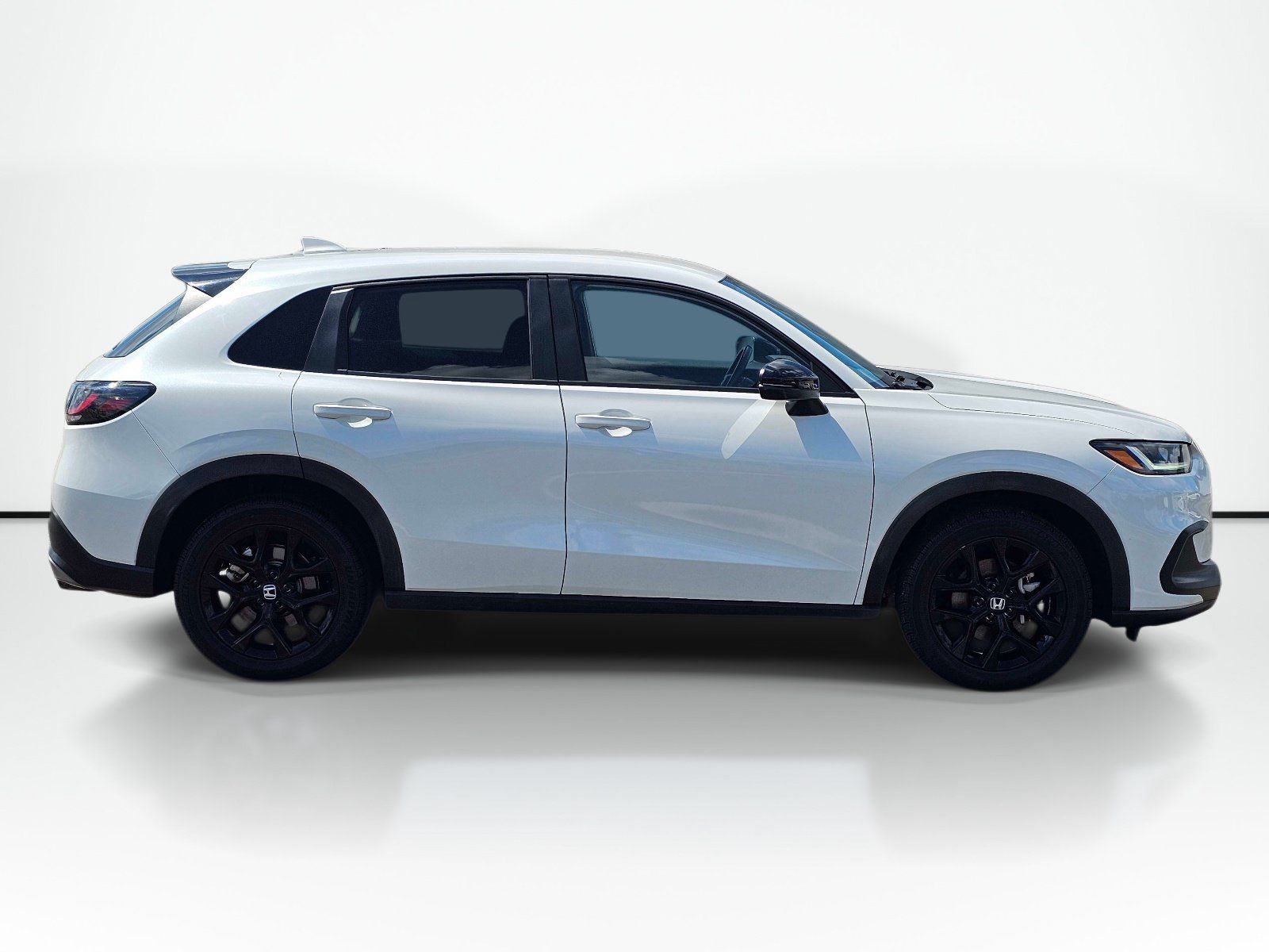 Used 2023 Honda HR-V Sport image 7
