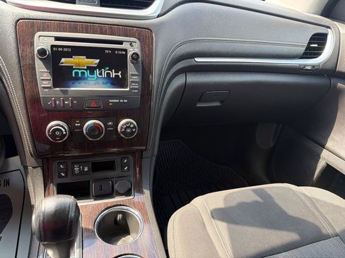 Used 2016 Chevrolet Traverse LT w/ Style and Technology Package FWD image 20