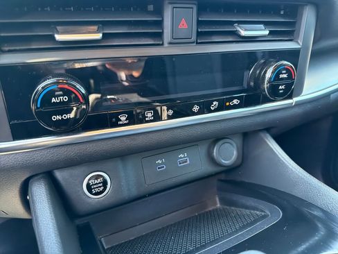 Certified 2023 Nissan Rogue SV image 35