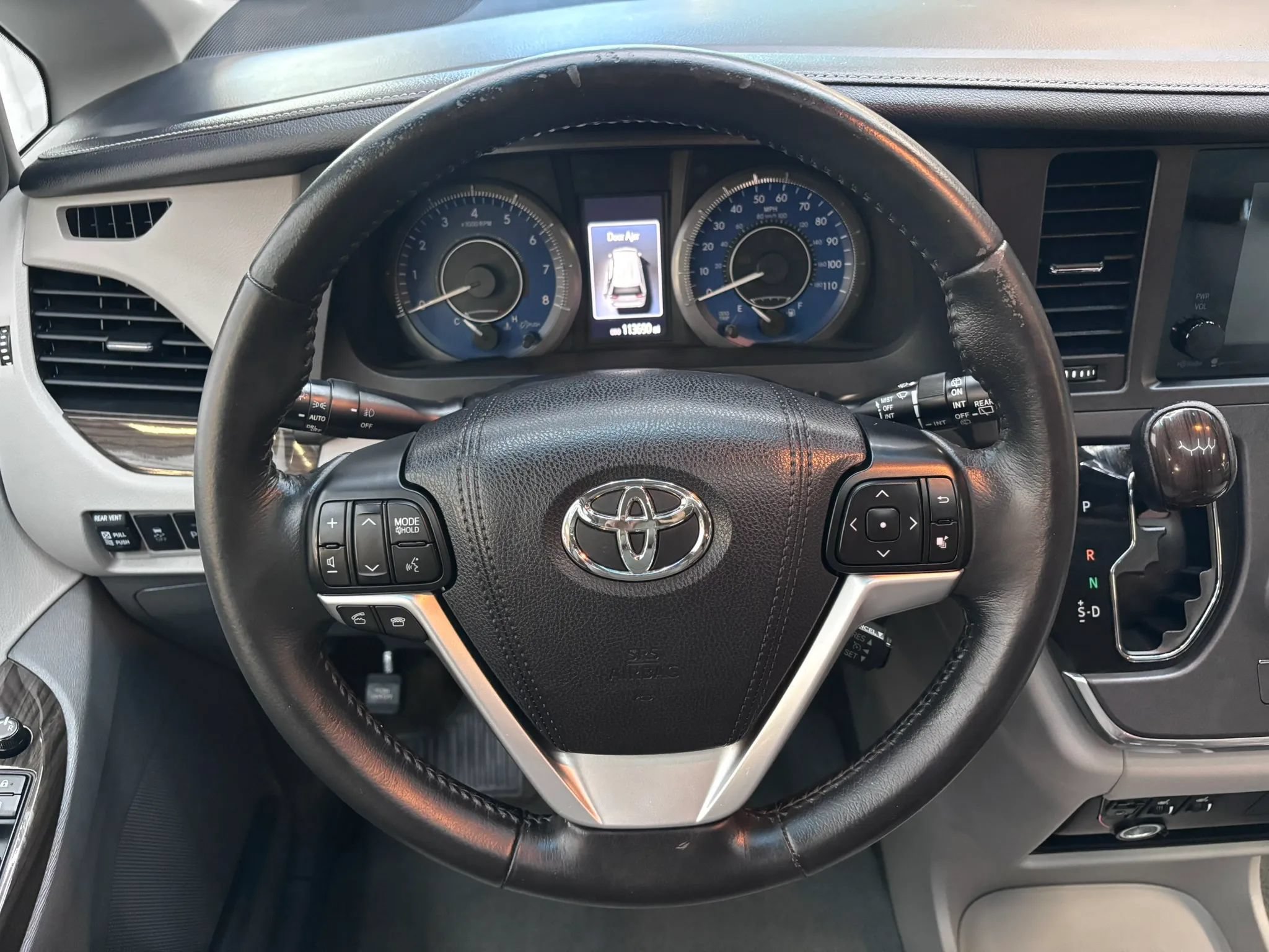 Used 2015 Toyota Sienna XLE w/ XLE Navigation Package FWD image 13