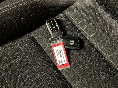 Used 2025 Honda HR-V LX image 30