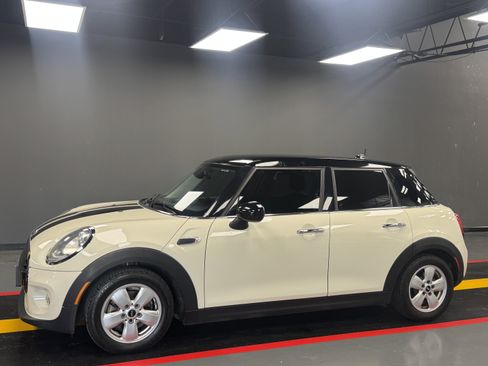 Used 2016 MINI Cooper 4-Door Hardtop FWD image 2