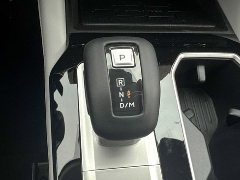 New 2025 Mitsubishi Outlander SE image 37