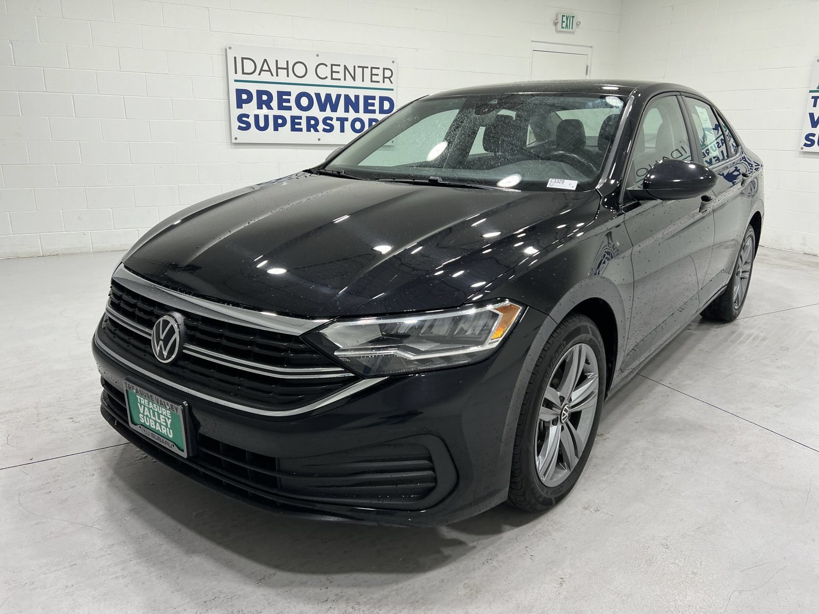 Used 2024 Volkswagen Jetta SE FWD image 4