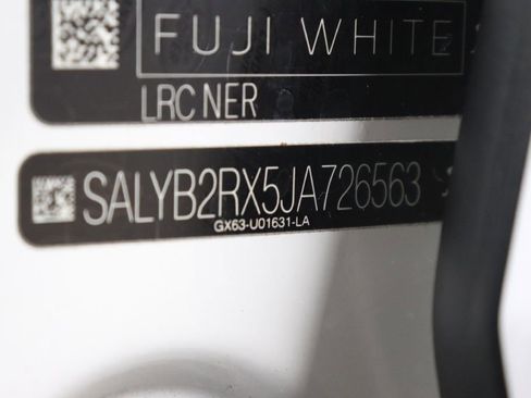 Used 2018 Land Rover Range Rover Velar S image 38