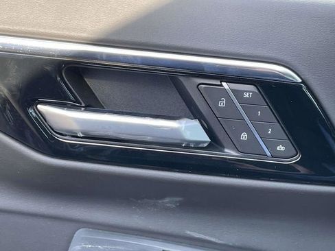 New 2026 Chevrolet Suburban Premier image 34