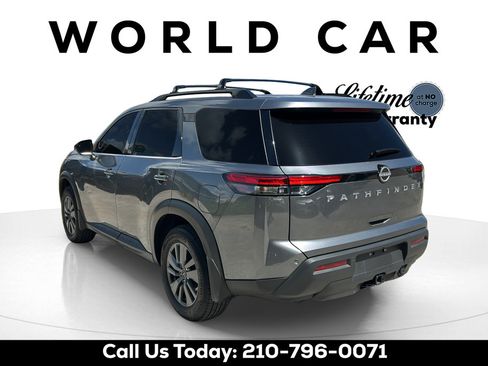 Used 2025 Nissan Pathfinder SV w/ SV Premium Package FWD image 5
