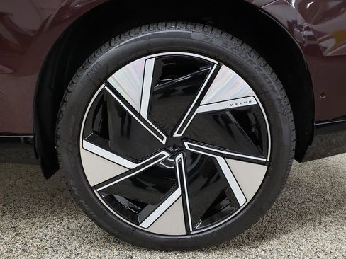 New 2025 Volvo EX90 Ultra w/ Protection Package Premier image 12