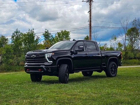 Used 2025 Chevrolet Silverado 2500 LTZ w/ Trail Boss Package image 9