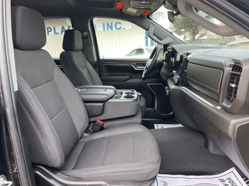 Used 2024 Chevrolet Silverado 1500 LT image 18