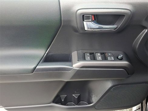 Used 2023 Toyota Tacoma TRD Sport image 12