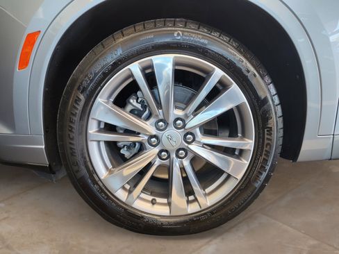 Used 2025 Cadillac XT6 Premium Luxury FWD image 32