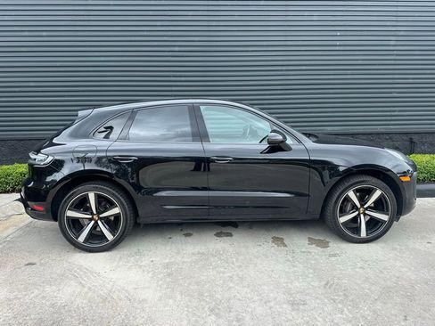 Certified 2023 Porsche Macan AWD/4WD image 10