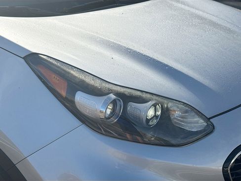 Used 2020 Kia Sportage LX image 32