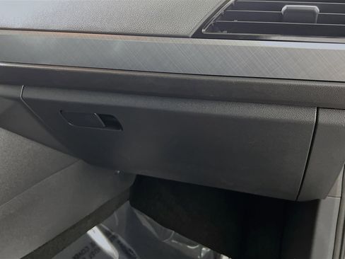 Used 2024 Volkswagen Jetta SE FWD image 35