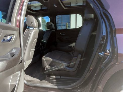 Used 2022 Chevrolet Traverse High Country AWD/4WD image 39