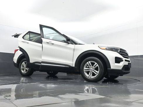 Used 2022 Ford Explorer XLT w/ Class IV Trailer Tow Package image 33