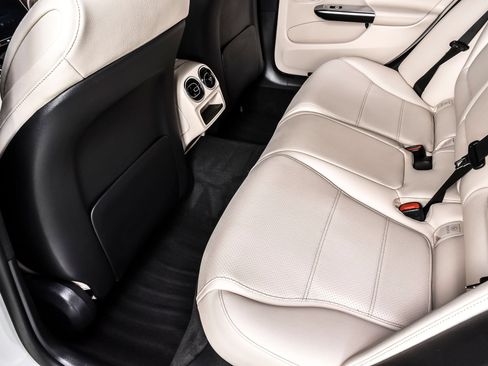 Used 2023 Mercedes-Benz C 300 4MATIC Sedan image 19