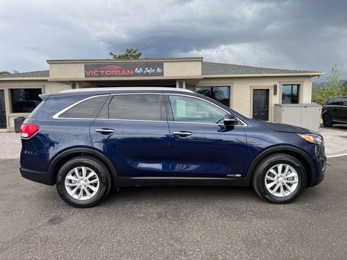 Used 2017 Kia Sorento LX V6 AWD image 9