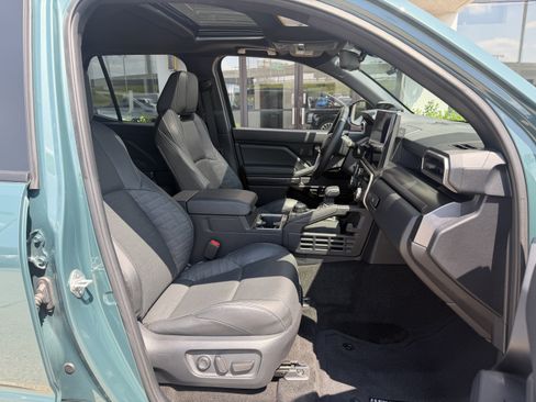 Used 2025 Toyota 4Runner TRD Off-Road Premium w/ Tow Technology Package AWD/4WD image 25