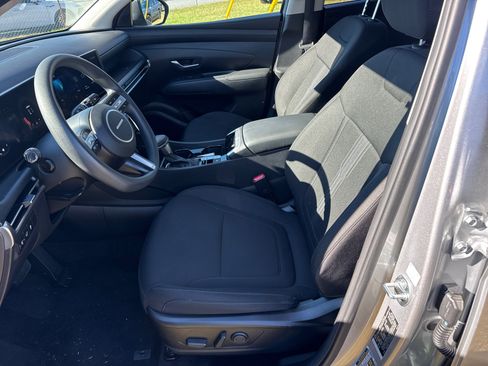 Certified 2025 Hyundai Tucson SEL image 9