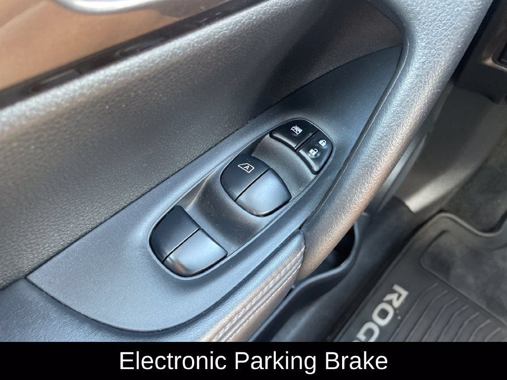 Used 2019 Nissan Rogue SV w/ Premium Package AWD/4WD image 21