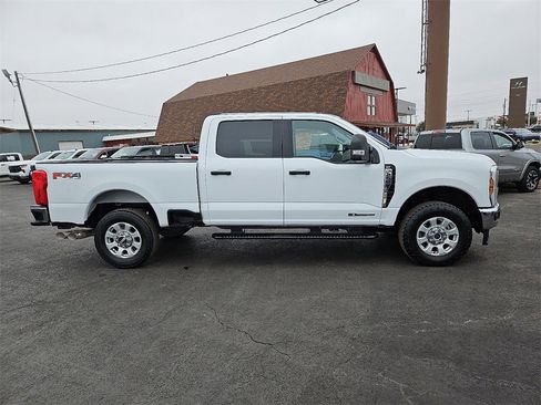 Used 2024 Ford F250 XLT w/ FX4 Off-Road Package image 9